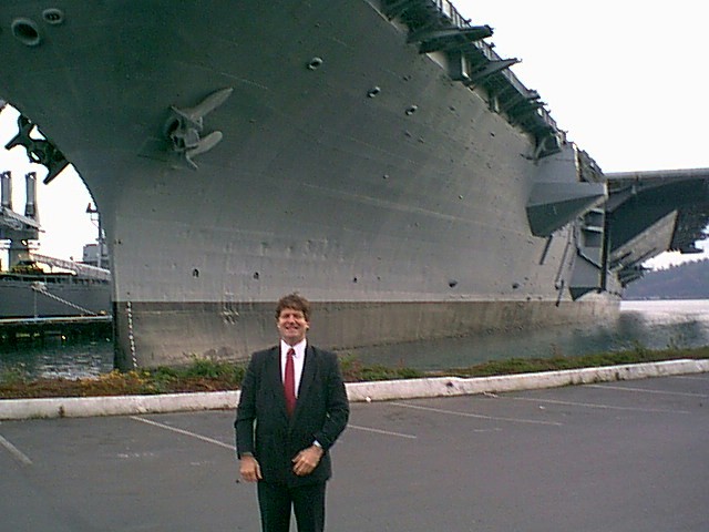NavyBoat2.jpg (70529 bytes)